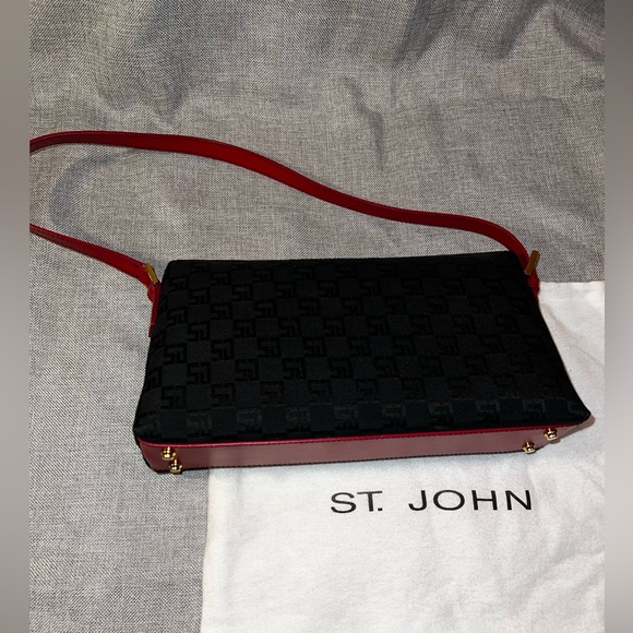 Classic St. John Red Leather and Logo Print Shoulder Bag - Picture 6 of 8